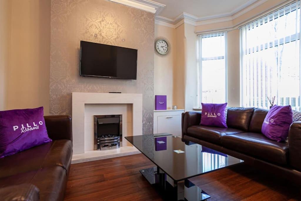 Pillo Rooms - Spacious Cosy 2 Bedroom House By Bridgewater Canal Manchester Exterior photo